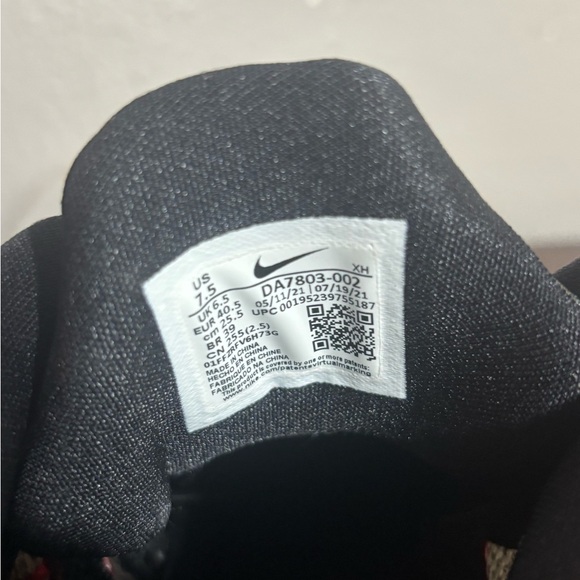 Kyrie 4 Low Size 7.5 - Picture 5 of 5